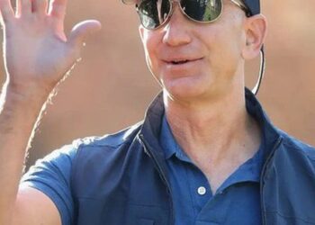 Nhà “không có gì ngoài tiền” thì chơi thế nào: Jeff Bezos, Mark Zuckerberg, Larry Ellison đua nhau mua đất Hawaii để nghỉ mát