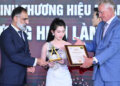 Thẩm mỹ viện Jena Beauty xuất sắc vinh danh tại Top 10 Thương Hiệu Vàng làm đẹp Việt The Face Beauty Vietnam 2023.