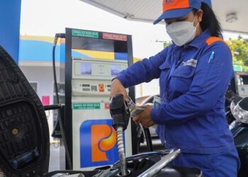 Giá xăng, dầu giảm nhẹ từ 15h chiều 21/11