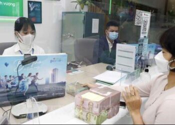 Cuộc đua hút vốn rẻ giảm tốc