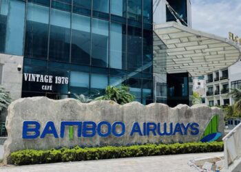 Sau khi được FLC bán cho chủ mới với giá 2.000 tỷ, toà nhà Bamboo Airways đổi tên mới thành The West