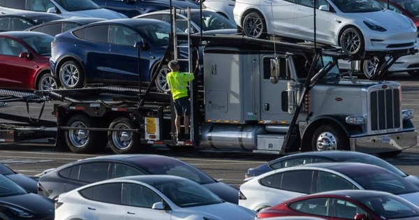 Chiến lược kinh doanh 'mới mà cũ' của Elon Musk khiến doanh số Tesla bùng nổ, tăng đến 83% - chuyên gia thán phục: Nước cờ quá thông minh! 1 Chiến lược kinh doanh ‘mới mà cũ’ của Elon Musk khiến doanh số Tesla bùng nổ, tăng đến 83% – chuyên gia thán phục: Nước cờ quá thông minh!