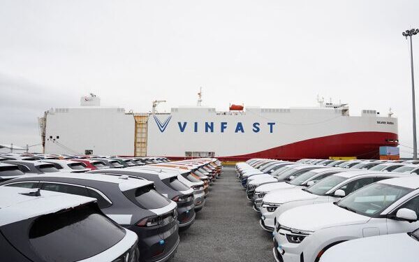 Lô 999 xe điện VinFast VF 8 đầu tiên được xuất khẩu 1 Lô 999 xe điện VinFast VF 8 đầu tiên được xuất khẩu
